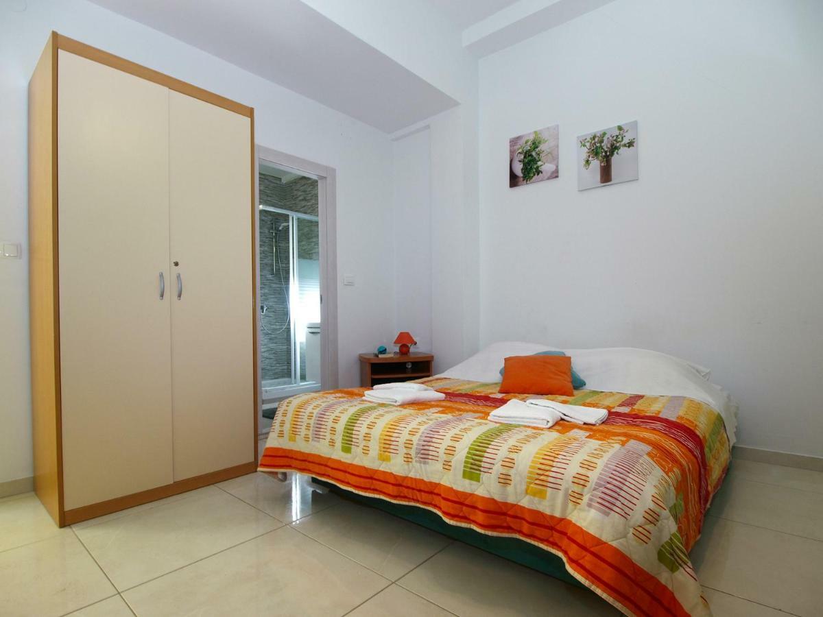 Oriana 898 Apartment Pula