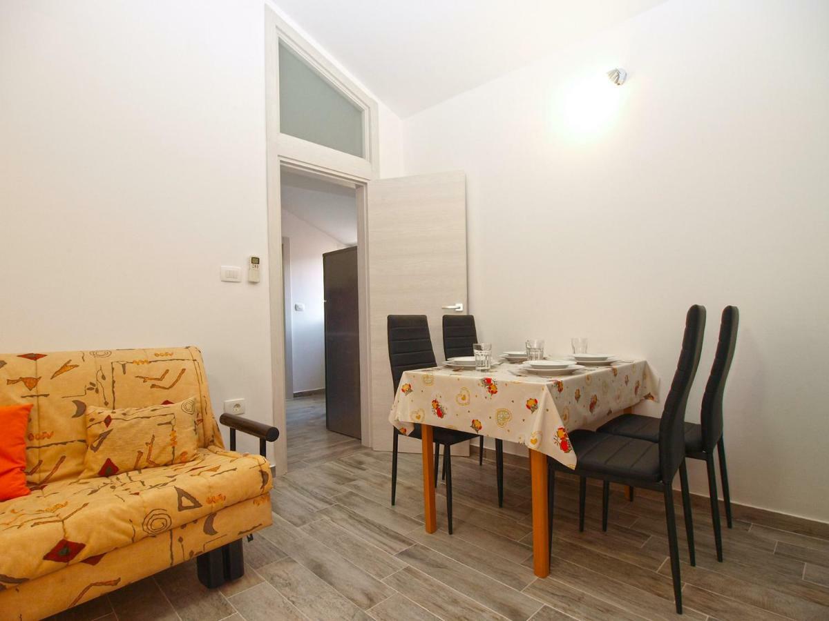 Apartment Oriana 898 *